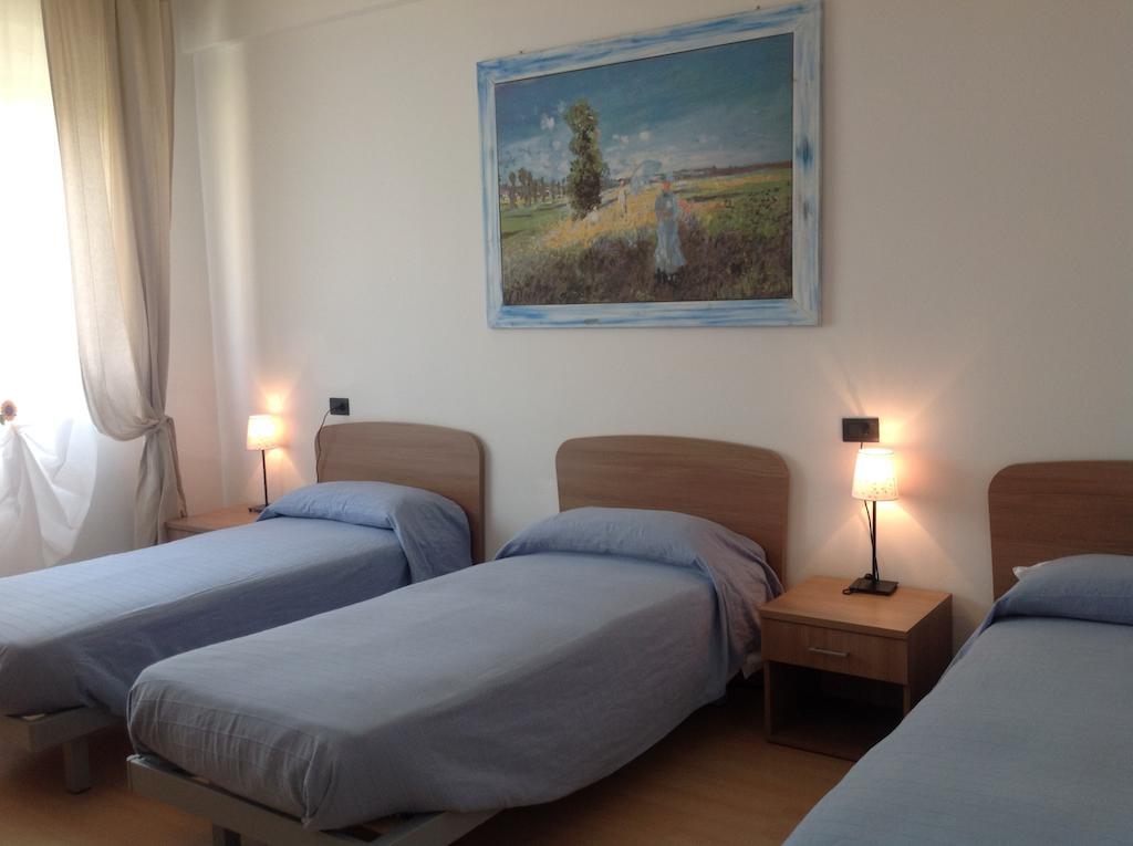 Hotel Ospitalita San Tommaso D'Aquino Bolonia Habitación foto
